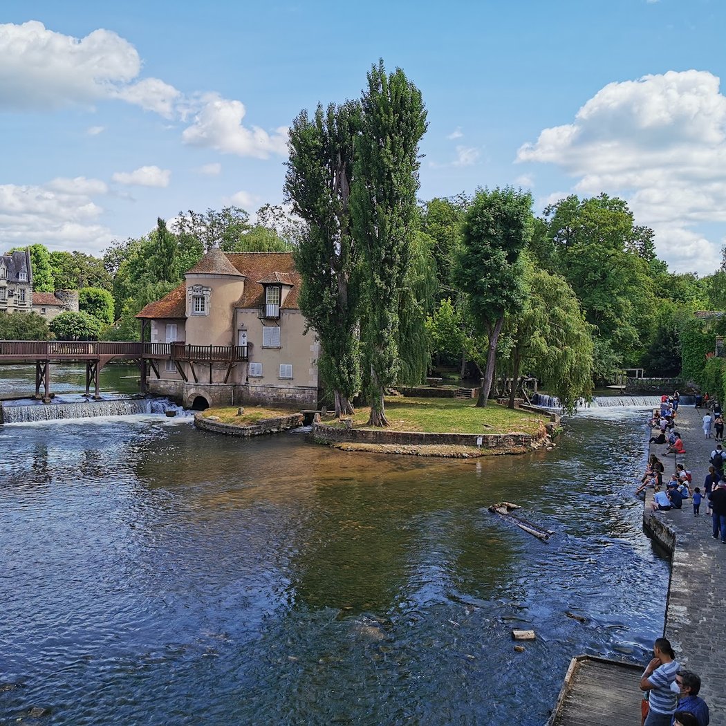 Town Moret Sur Loing 1